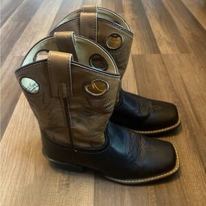 Boys Austin Two-Tone Western Boots in Black and Tan Size 2